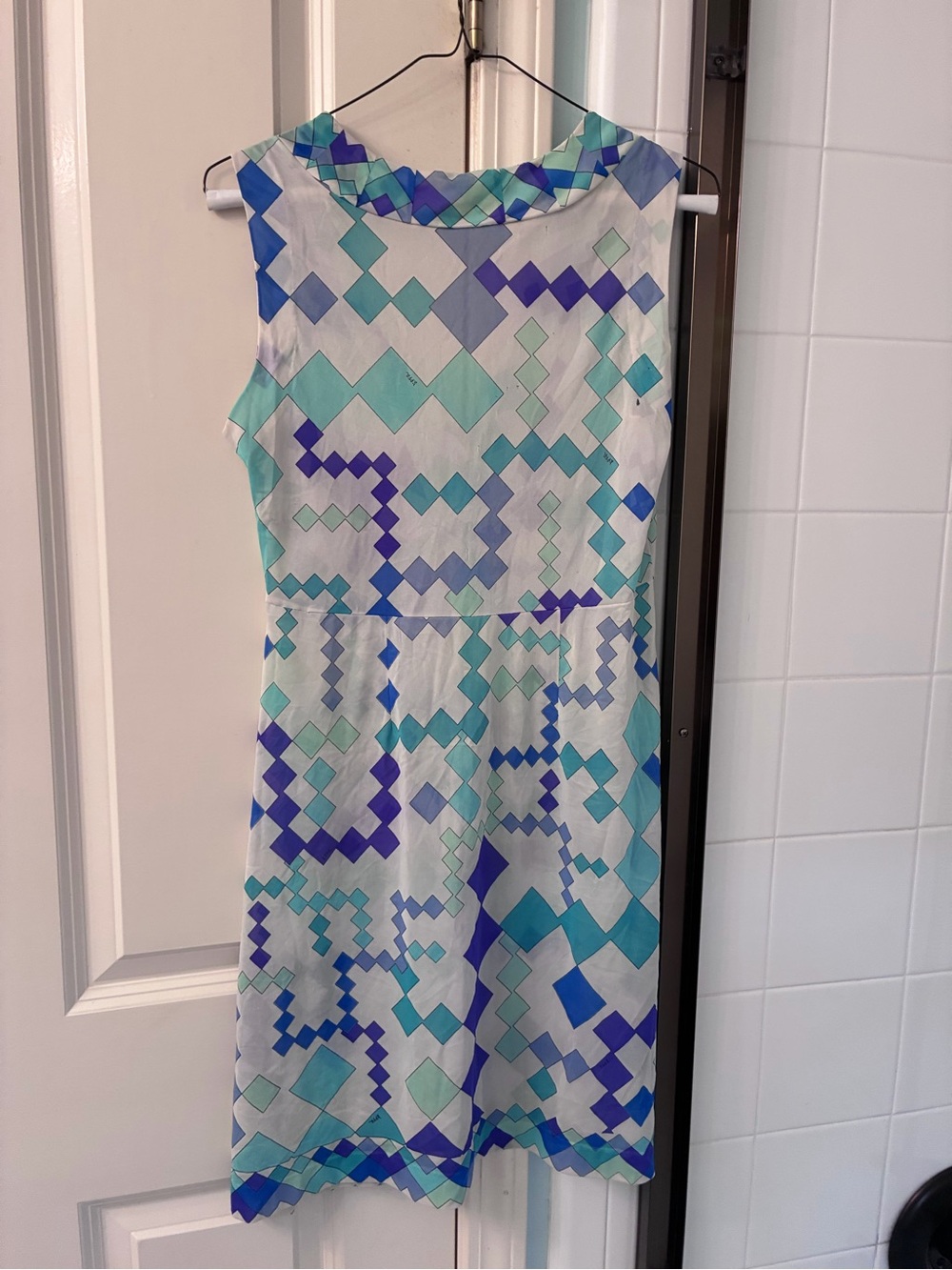 1960s Emilio Pucci for Formfit Roger’s Geometrical Pattern Light Dress - Picture 4 of 5
